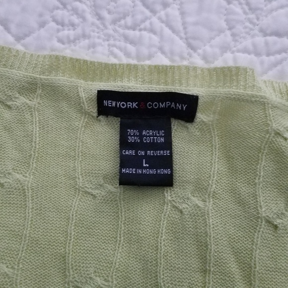 NY&Co Light Green V-Neck Sweater-large - Picture 7 of 8